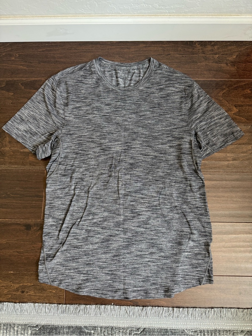 Men's Lululemon Heather Gray Short-Sleeve Crewneck Shirt sz S